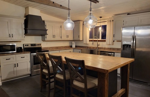 Asotin House | Newly Remodeled 3-bedroom house in Asotin with AC, WiFi. Enjoy your stay