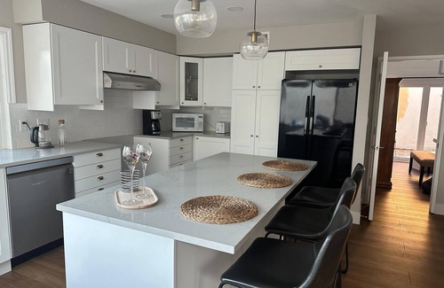 University Park House | Newly Remodeled 3-bedroom Entire-Family-House in Irvine with a Large Yard