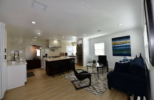 West Carson House | Newly Remodeled 3 Beds 2 Baths with Chef Kitchen
