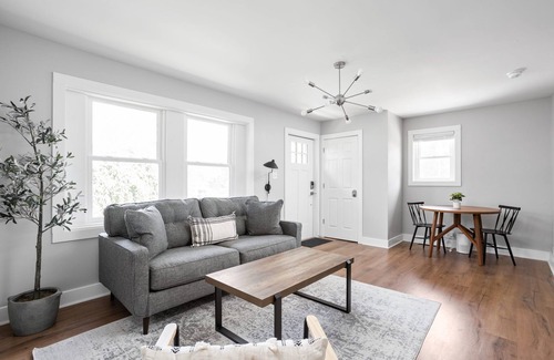 Indianapolis House | Newly Remodeled 3 Bedroom Home - Close To It All