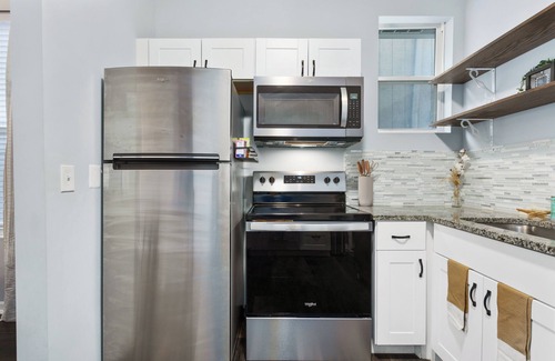 Kansas City House | Newly Remodeled 3BD/1BA near Crossroads Fenced Pets Welcome!