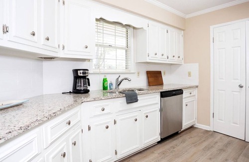 Gunter Afs House | Newly Remodeled 3BR Place | High Speed Wifi