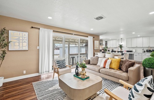 Ontario House | Newly Remodeled 3BR with Pool near Ontario Airport