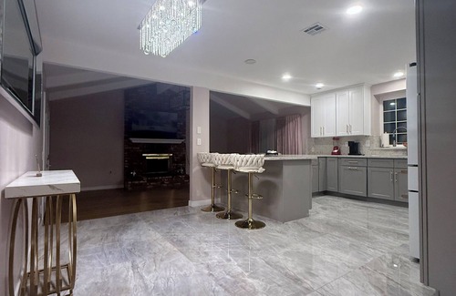 Quartz Hill House | Newly Remodeled 4 bedroom House