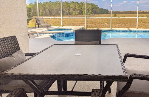 Westbury House | Newly Remodeled - 4bed/3bath Perfectly Located in a Quiet Subdivision
