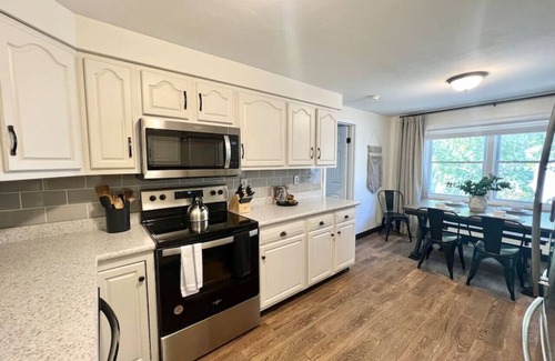Clay House | Newly Remodeled 4BR/1.5BA Home - Sleeps 8!