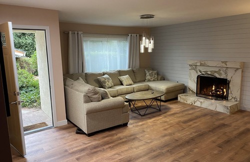 East Grove House | Newly remodeled 7bedroom 3bathroom house