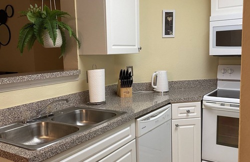Villas Apartment | Newly remodeled and fully furnished