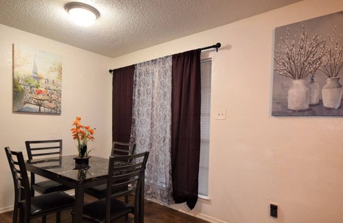 Fort Worth Apartment | Newly Remodeled and Furnished 2 Bed 1 Bath Unit in a 4-Plex with W/D