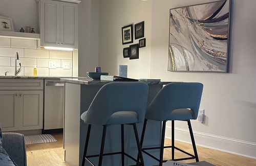 Oak Hill Apartment | Newly remodeled apartment in a serene setting!
