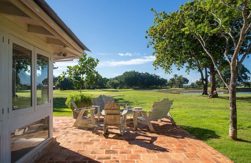 Casa de Campo House | Newly Remodeled! Beautiful "La Casita Blanca" Walk to beach!