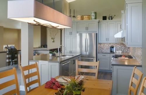 Elkhorn Village House | Newly Remodeled Beautiful Town Home Situated On The Elkhorn Golf Course!