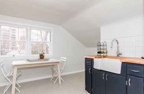 North End Apartment | Newly Remodeled Bungalow One Bedroom One Bath