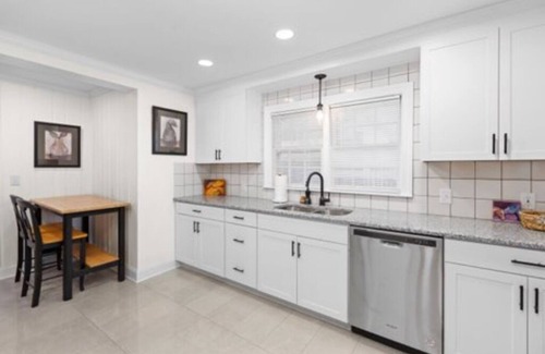 Winston - Salem House | Newly remodeled cozy cottage