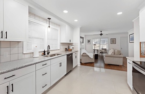 Winston - Salem House | Newly remodeled cozy cottage