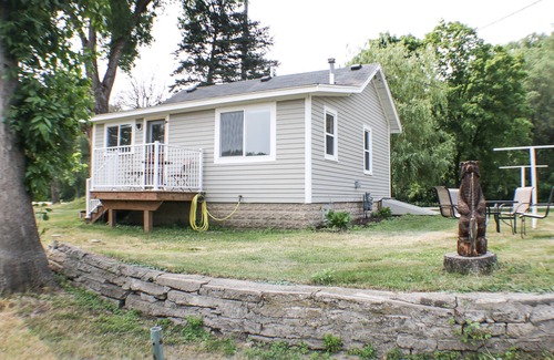 Red Wing Cabin | Newly remodeled cabin w/great fishing, close to trails, relaxing!