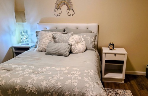 Greenwich House | Newly Remodeled Charming Modern Townhome in Northeast Wichita