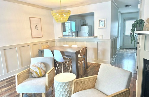 Port Royal House | Newly Remodeled chic 2-bedroom townhome in beautiful Port Royal w. private patio