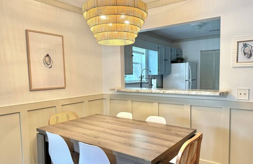 Port Royal House | Newly Remodeled chic 2-bedroom townhome in beautiful Port Royal w. private patio