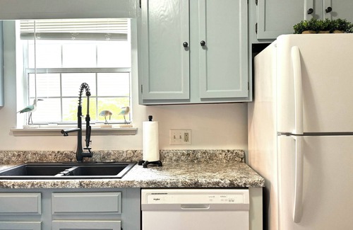 Port Royal House | Newly Remodeled chic 2-bedroom townhome in beautiful Port Royal w. private patio