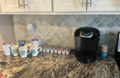 Clear Lake House | Newly remodeled Clean Spacious 5-bedroom House with AC, WiFi,