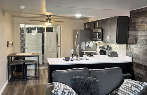 Biggar Villa | Newly Remodeled -Close to Everything in Fort Myers & only 12 miles to the Beach