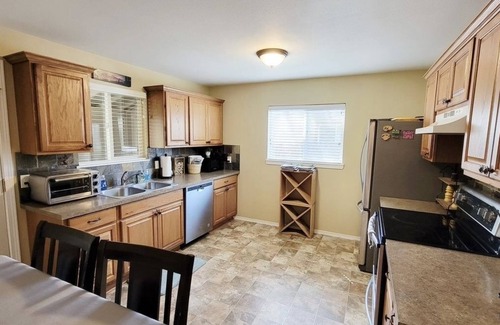 Yakima House | Newly Remodeled Comfy Cottage