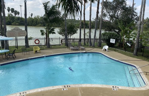 Brownsville House | Newly remodeled condo on the border by sea.