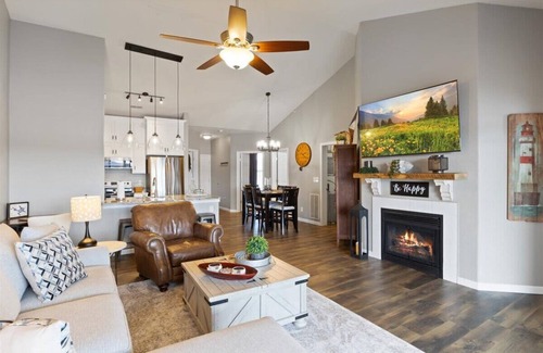 Rocky Mount Condo | Newly remodeled condo best views on the lake