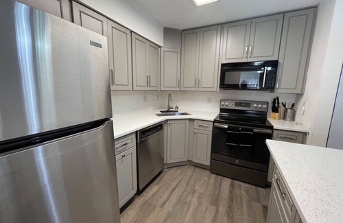 Aurora Condo | Newly remodeled condo for travel professionals and interns
