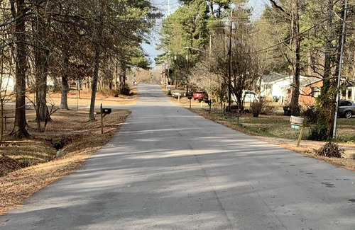 Zebulon Cottage | Newly remodeled! convenient to shopping and restaurants..