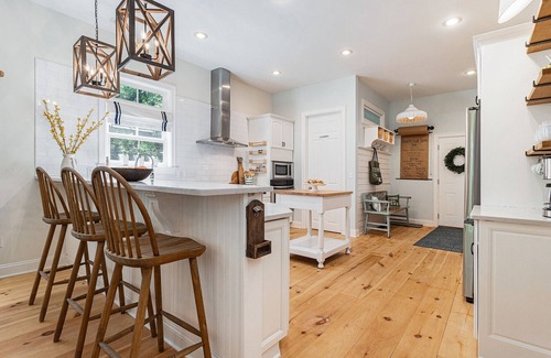 Sawyer Cottage | Newly remodeled cottage with hot tub and three seasons room