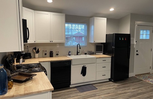 Lookout Valley Neighborhood Association House | Newly remodeled cozy little home
