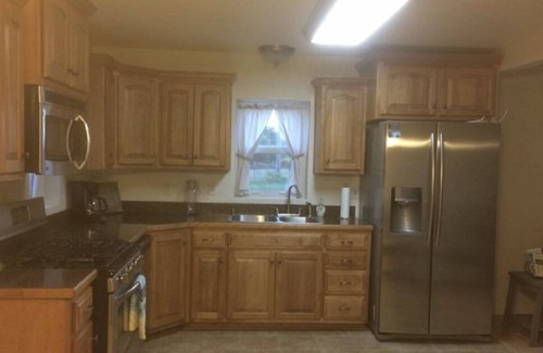 Windsor House | Newly remodeled, cozy cottage only steps away from the Katy Trail in Windsor, MO