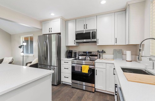Poulsbo House | Newly remodeled, cozy home tucked away near shopping and 3 ferry routes!