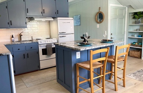 Crisfield Apartment | NEWLY REMODELED COZY APARTMENT with WATER VIEWS & AMAZING SUNSETS in CRISFIELD!