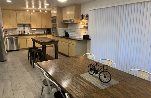 North Mountain House | Newly-remodeled desert retreat with pool & hot tub! Fun for the whole family!