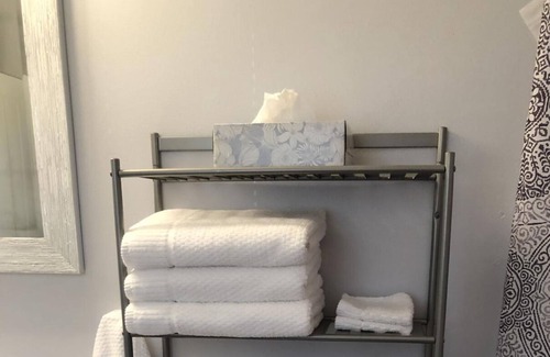 Farmers Apartment | Newly remodeled duplex’s