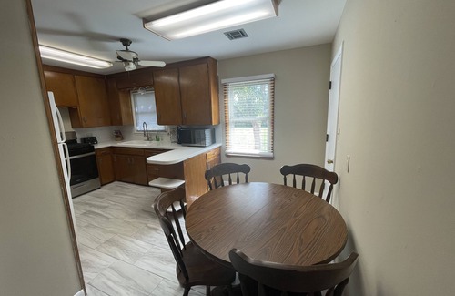 Jenks House | Newly remodeled family friendly home in Jenks. Walking distance to Aquarium.