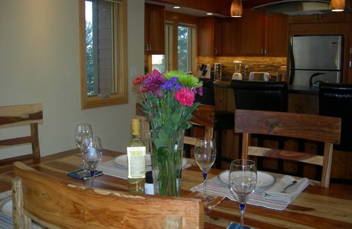 Devil's Thumb - Rolling Hill House | Newly Remodeled, Family Friendly Mountain View Home With Hot Tub