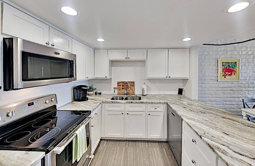 Port Aransas Condo | Newly Remodeled first floor Condo in Coral Cay!