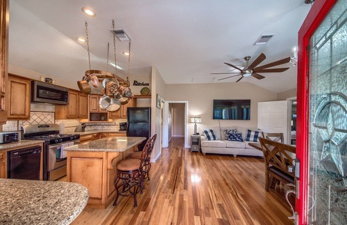 New Braunfels House | Newly remodeled house, fire pit and river access across the street!