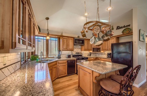 New Braunfels House | Newly remodeled house, fire pit and river access across the street!