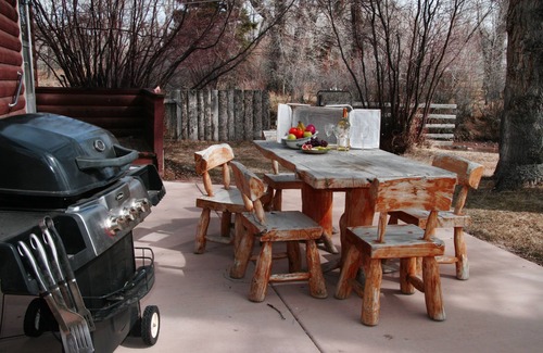 Dubois Cabin | Newly Remodeled Historic Log Cabin on Banks of Horse Creek