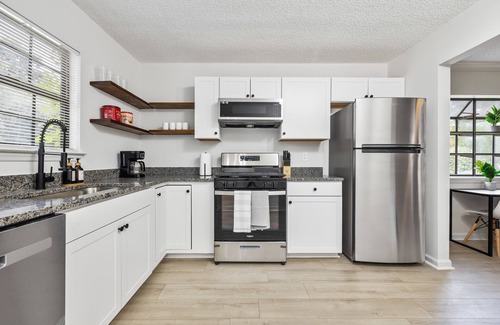 Smyrna House | Newly Remodeled Home By Truist Park/The Battery/ATL Braves Stadium