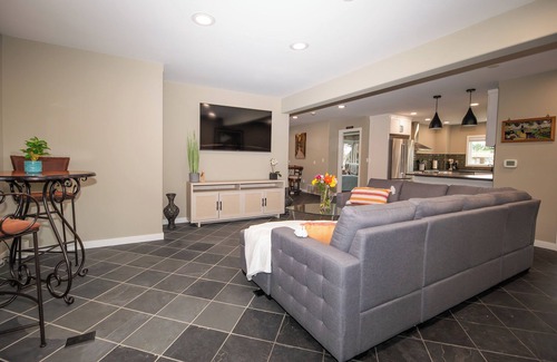 Cottage Lake House | Newly Remodeled Home steps away from Woodinville’s Hollywood Wine District
