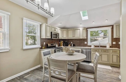 Lakewood House | Newly remodeled home. Sleeps 12. Pets welcome