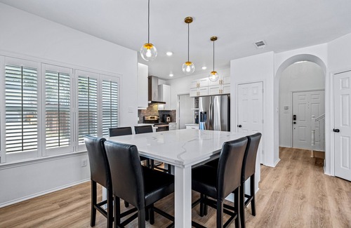 Allen House | Newly remodeled home with attached garage and large yard