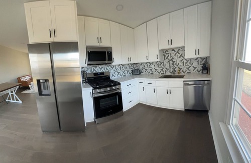 Frankfort House | Newly remodeled house in quiet family neighborhood