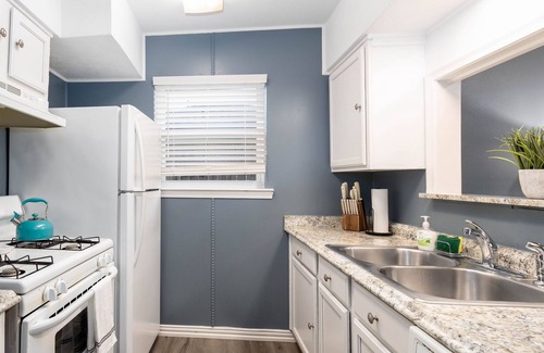 Irving Apartment | Newly Remodeled Irving GEM 1BR!